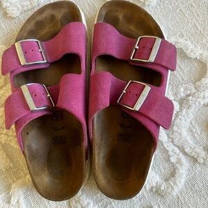 Papillo by Birkenstock. Chunky fuchsia sandals
